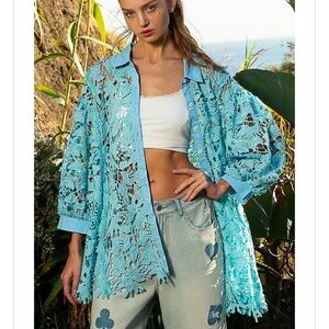 POL 💜 POL 501 Floral Lace and Crochet Button Down Top BR28 NWOT!